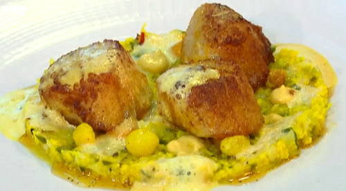 Roast scallops, curry and piccalilli