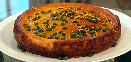 Orange cheesecake with honey and pistachios