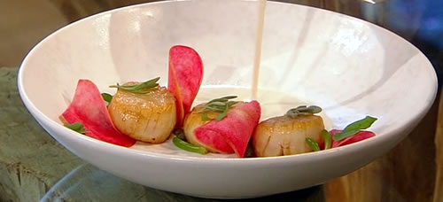 Pan-fried scallops with kipper velouté and sea vegetables